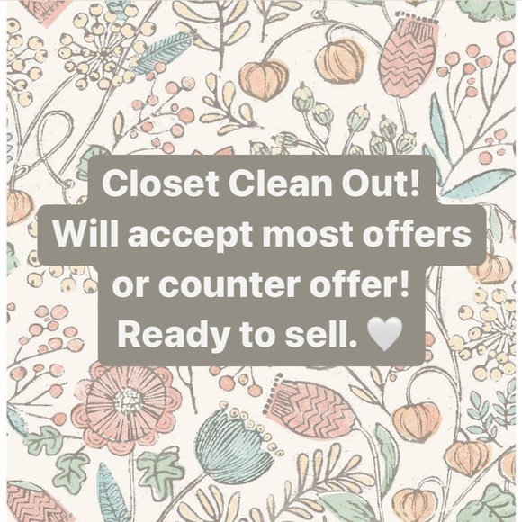 Closet clean out! Ready to sell! - Picture 1 of 1